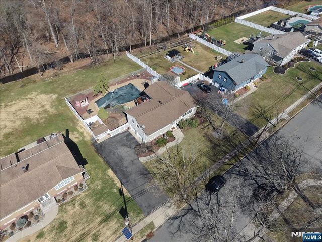 49 Laguna Drive, Wayne, NJ 07470