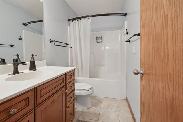 1515 NE Falstaff Lane, Ankeny, IA 50021