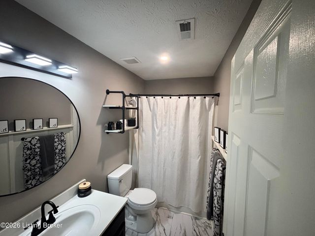107 Azalea Ave, Bardstown, KY 40004