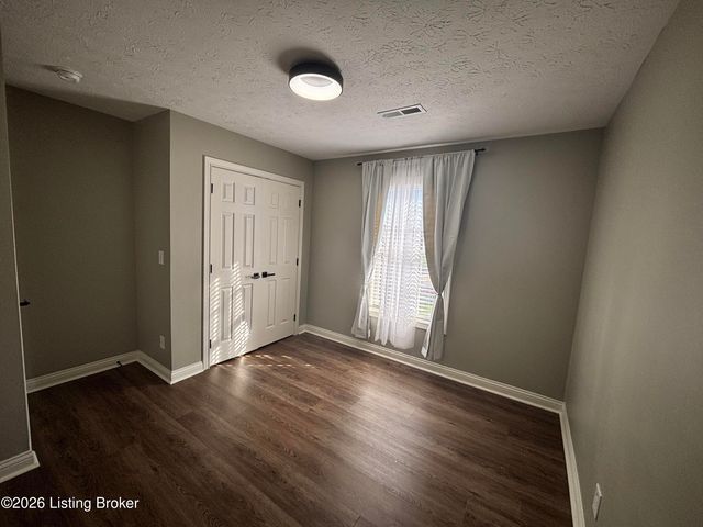 107 Azalea Ave, Bardstown, KY 40004