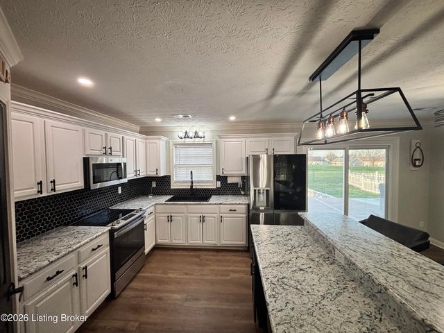 107 Azalea Ave, Bardstown, KY 40004