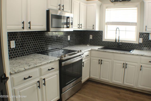 107 Azalea Ave, Bardstown, KY 40004