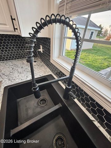 107 Azalea Ave, Bardstown, KY 40004