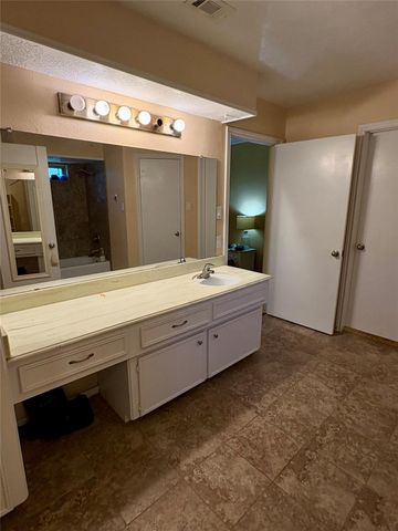 8230 Thetford Lane, Houston, TX 77070