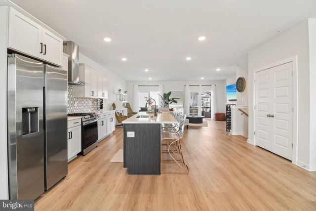 717 FAIRMONT DR, Bowie, MD 20716