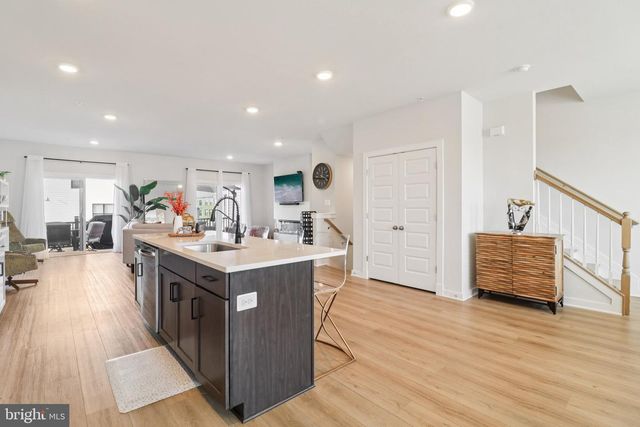 717 FAIRMONT DR, Bowie, MD 20716