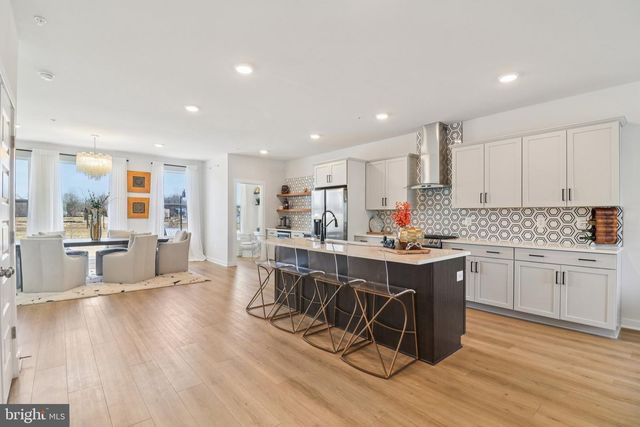 717 FAIRMONT DR, Bowie, MD 20716