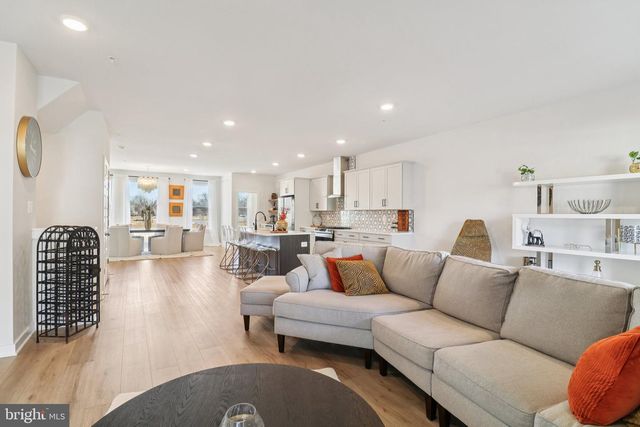 717 FAIRMONT DR, Bowie, MD 20716