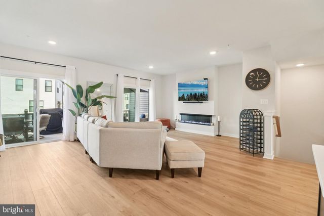 717 FAIRMONT DR, Bowie, MD 20716