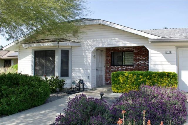 1721 Holland Avenue, Clovis, CA 93611