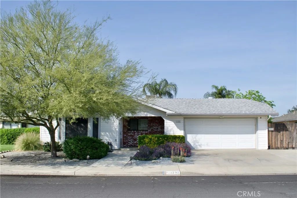 1721 Holland Avenue, Clovis, CA 93611