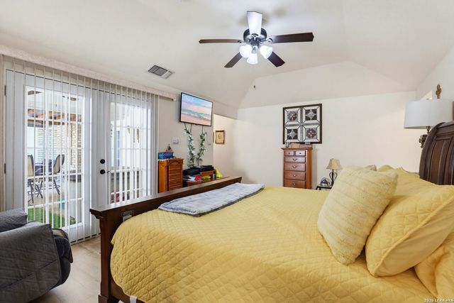 5829 NORTHGAP ST, Windcrest, TX 78239