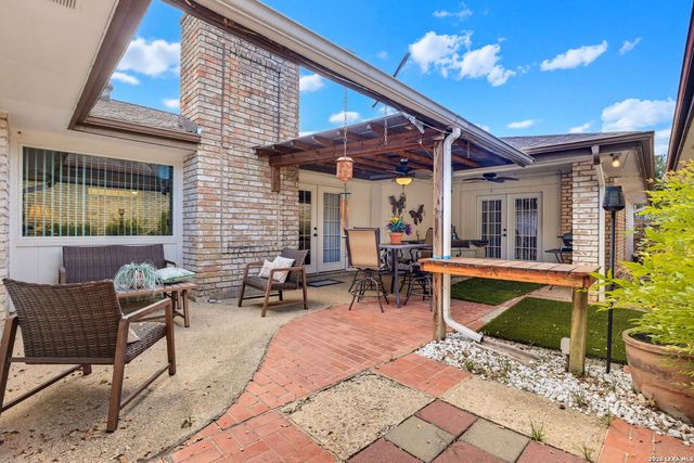 5829 NORTHGAP ST, Windcrest, TX 78239