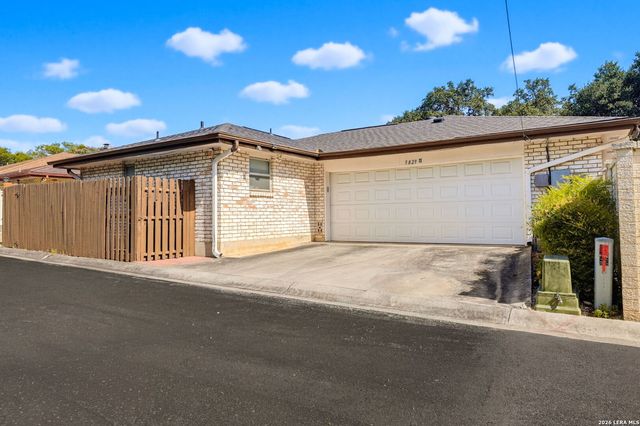 5829 NORTHGAP ST, Windcrest, TX 78239