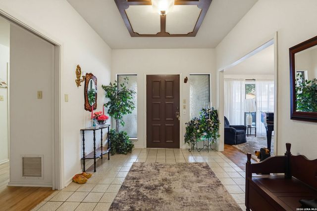 5829 NORTHGAP ST, Windcrest, TX 78239