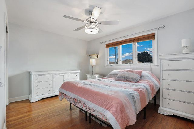 4913 W 105th Street, Oak Lawn, IL 60453