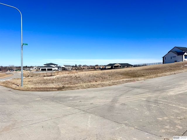 22322 O Plaza, Elkhorn, NE 68022