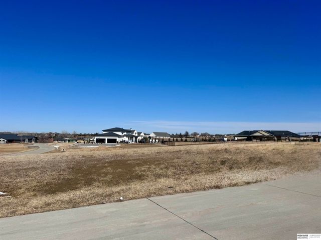 22322 O Plaza, Elkhorn, NE 68022