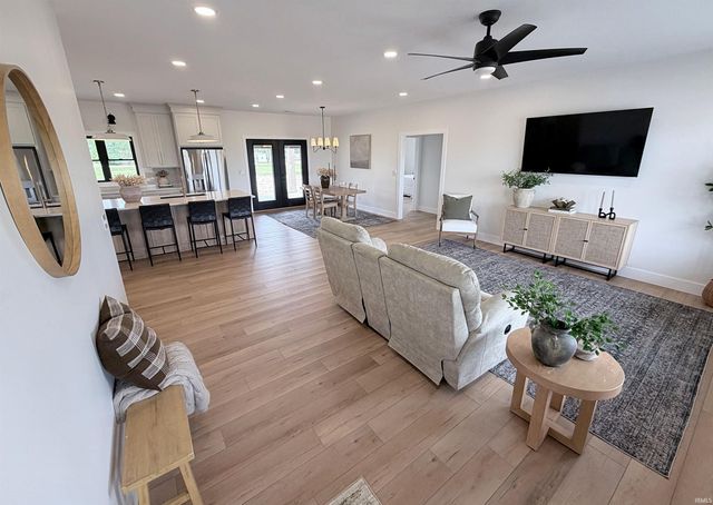 134 Garrett Avenue, Loogootee, IN 47553