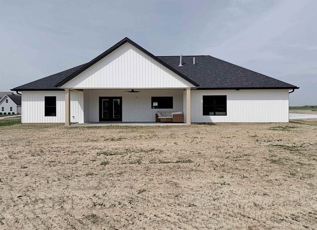 134 Garrett Avenue, Loogootee, IN 47553