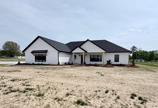 134 Garrett Avenue, Loogootee, IN 47553