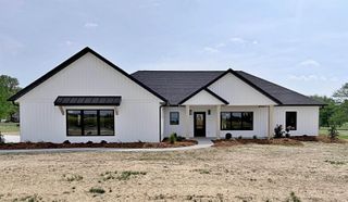 134 Garrett Avenue, Loogootee, IN 47553