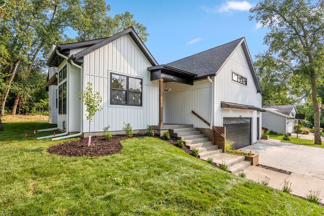3245 Midland Drive SE, Grand Rapids, MI 49546
