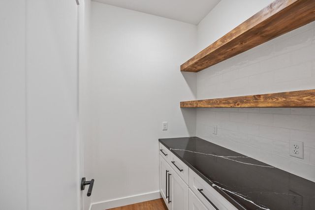 3245 Midland Drive SE, Grand Rapids, MI 49546