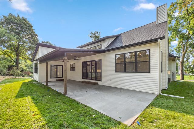 3245 Midland Drive SE, Grand Rapids, MI 49546