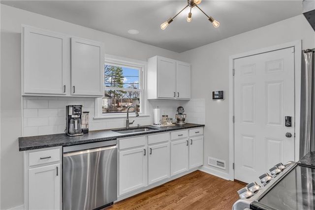 7609 Russell Road, Prairie Village, KS 66204