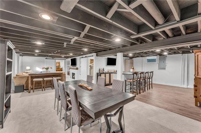 7609 Russell Road, Prairie Village, KS 66204