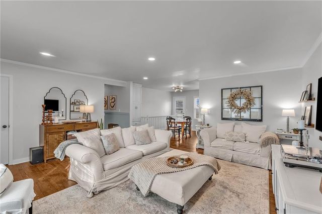 7609 Russell Road, Prairie Village, KS 66204