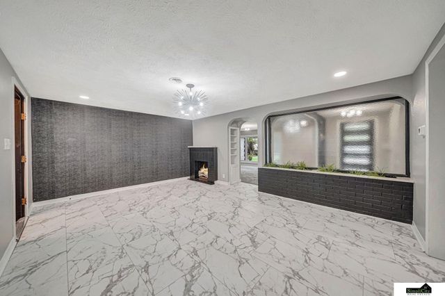 1005 N 41 Street, Lincoln, NE 68503