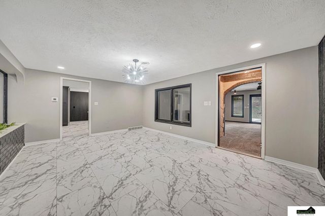 1005 N 41 Street, Lincoln, NE 68503