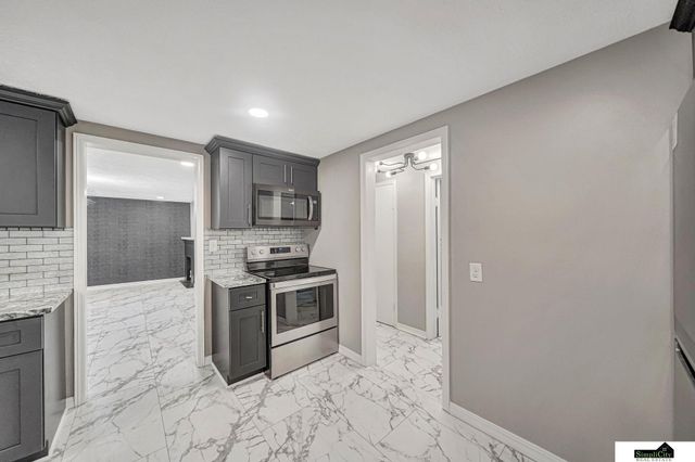 1005 N 41 Street, Lincoln, NE 68503