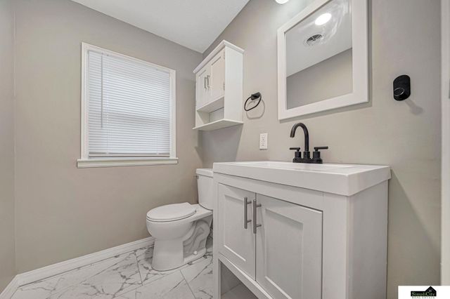 1005 N 41 Street, Lincoln, NE 68503