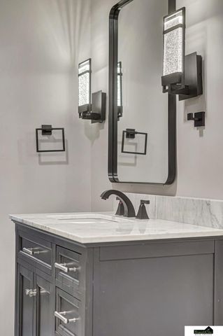 1005 N 41 Street, Lincoln, NE 68503