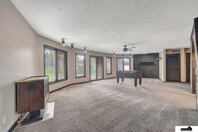 1005 N 41 Street, Lincoln, NE 68503