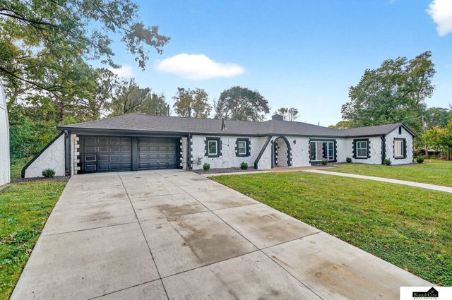 1005 N 41 Street, Lincoln, NE 68503