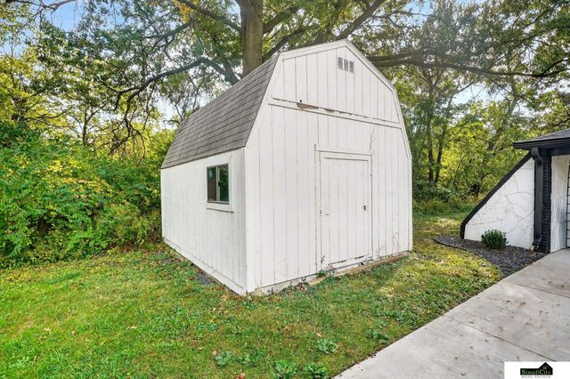 1005 N 41 Street, Lincoln, NE 68503