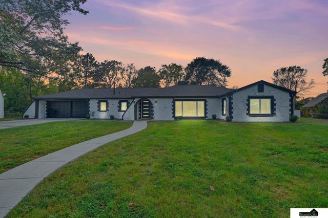 1005 N 41 Street, Lincoln, NE 68503