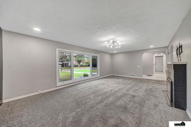 1005 N 41 Street, Lincoln, NE 68503