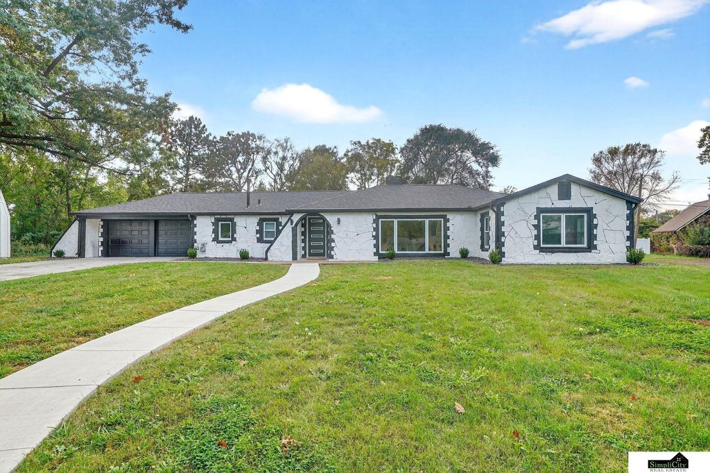 1005 N 41 Street, Lincoln, NE 68503