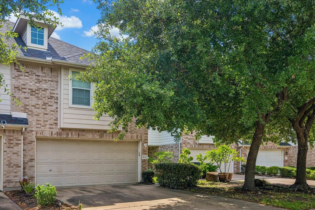 5123 Redemption Circle, Houston, TX 77018