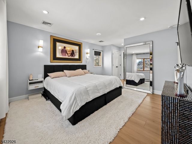 43 Ploch Rd, Clifton City, NJ 07013