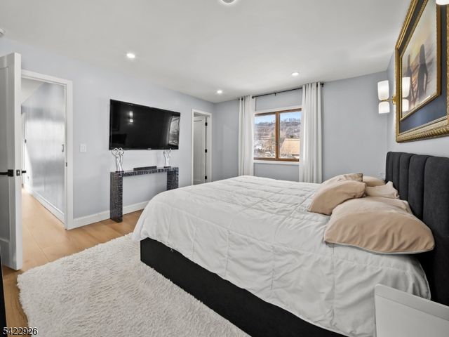 43 Ploch Rd, Clifton City, NJ 07013