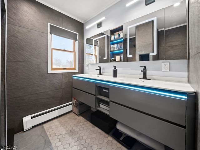 43 Ploch Rd, Clifton City, NJ 07013