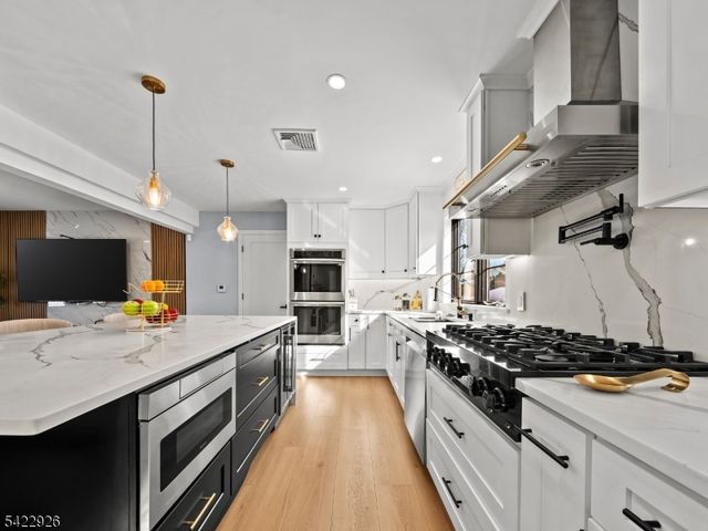 43 Ploch Rd, Clifton City, NJ 07013