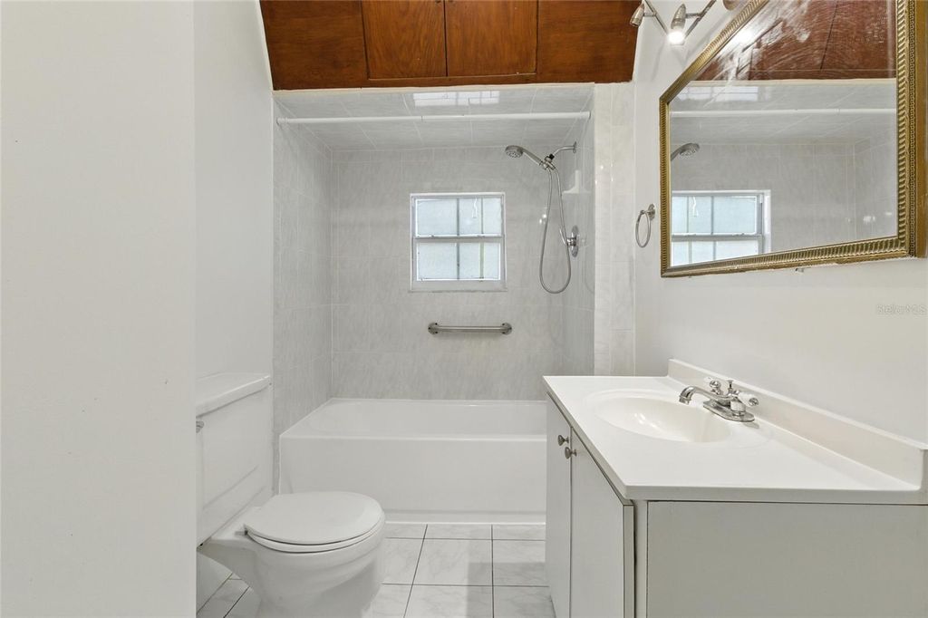 Image 12 of property listing at 1303 E 26TH AVENUE, Tampa, FL 33605