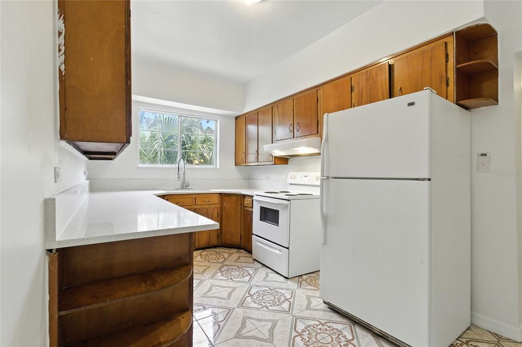 Image 7 of property listing at 1303 E 26TH AVENUE, Tampa, FL 33605